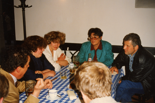 neformální setkání zaměstnanců zámku Orlík s Karlem Schwarzenbergem a Ing. Alešem Krejčů, 1992